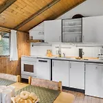 3 Bedroom Beautiful In Hébergement de vacances *