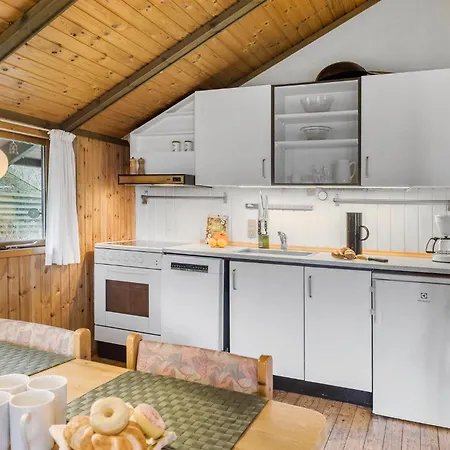 3 Bedroom Beautiful In Prázdninový dům *