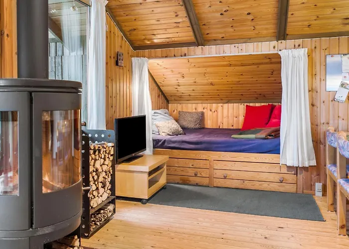 בית נופש 3 Bedroom Beautiful In